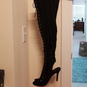 Breckelle brand NEW black lace up heels